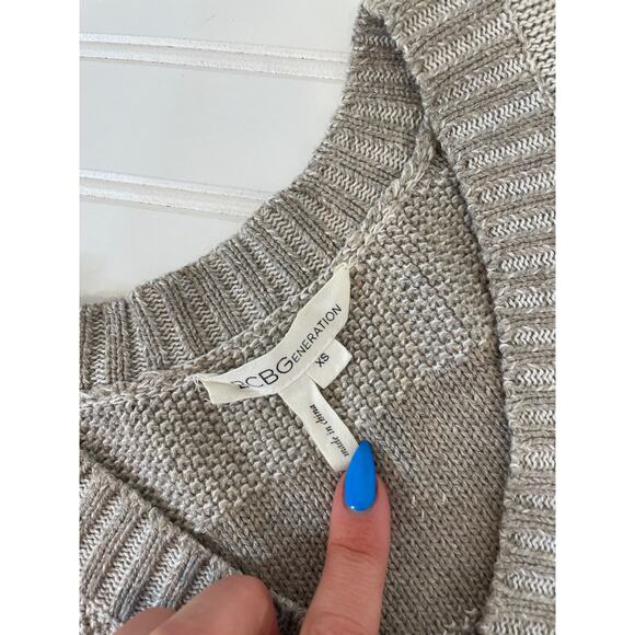 BCBGeneration V-Neck Sweater Gray Stripe Cotton & Acrylic Size XS - Picture 2 of 5
